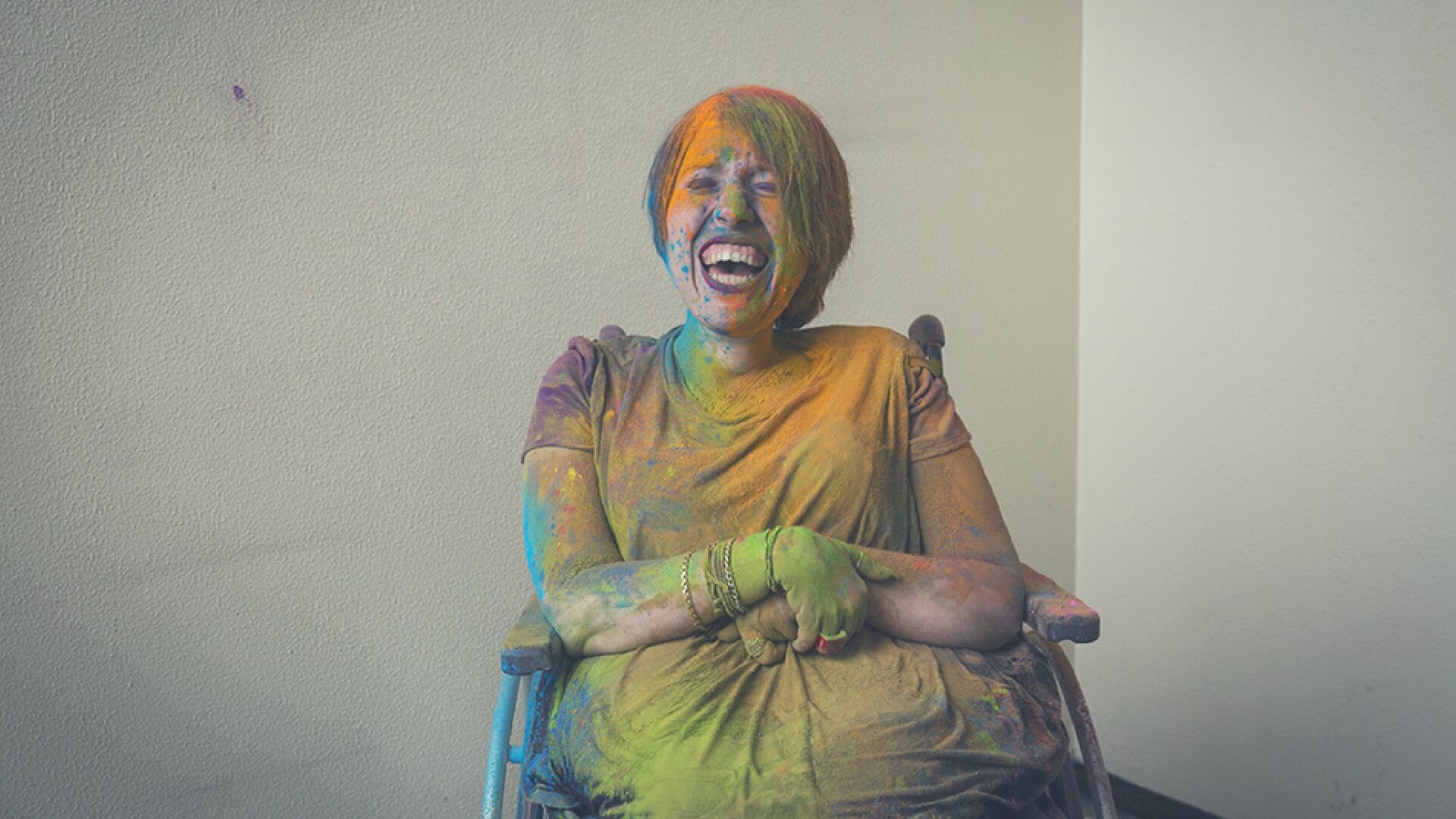 SIMONA-SPINOGLIO-SHOWYOURRARE-HOLI-COLORI-SMA-SLA-NAOMIS-CENTRO-CLINICO-NEMO-1
